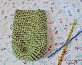 Green crochet slim can cozy