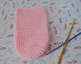 Pink crochet slim can cozy