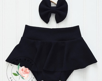 Baby girl black skirted bummies with a matching hair bow, Halloween skirt, skirt with shorts, skirt with bloomers, newborn infant clothes