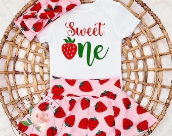 Berry first birthday outfit girl, red and pink strawberry birthday outfit, strawberry first birthday outfit, 1st birthday strawberry dress