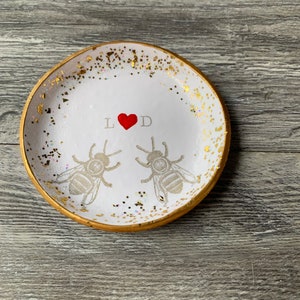 Bee Ring Dish, Bee Gifts, Wedding Bee Jewelry Dish, Bee Catchall, Bee Dish, Gift For Couples, Gift For Bride, Bee Engagement Gifts, Bee Love