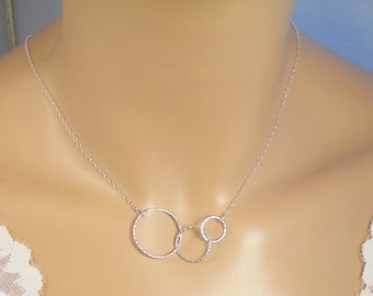 Sterling Silver 3 Circle Necklace / Textured Circles Interlocking Infinity Circles Necklace / Eternity Necklace / Inseparable Circles