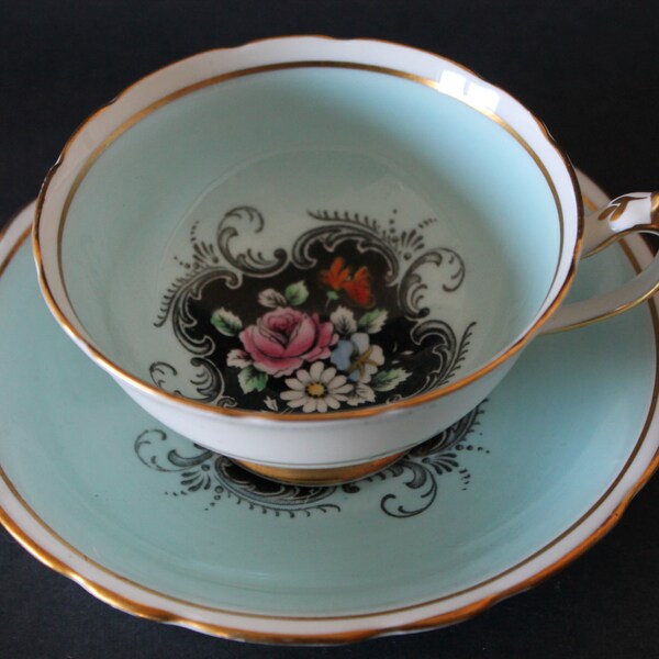 PARAGON Fine Bone China Teacup and Saucer Set  1939  - 1949