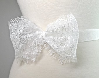 Lace bow bridal belt, wedding sash, Chantilly lace bow sash, ivory wedding lace belt, wedding accessories, Style 515