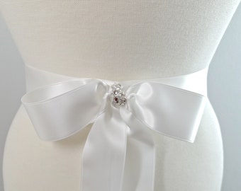Bow bridal belt, bow wedding sash, satin bow sash, bridal white wedding bow belt, optional crystal adornment, wedding accessories, Style 518