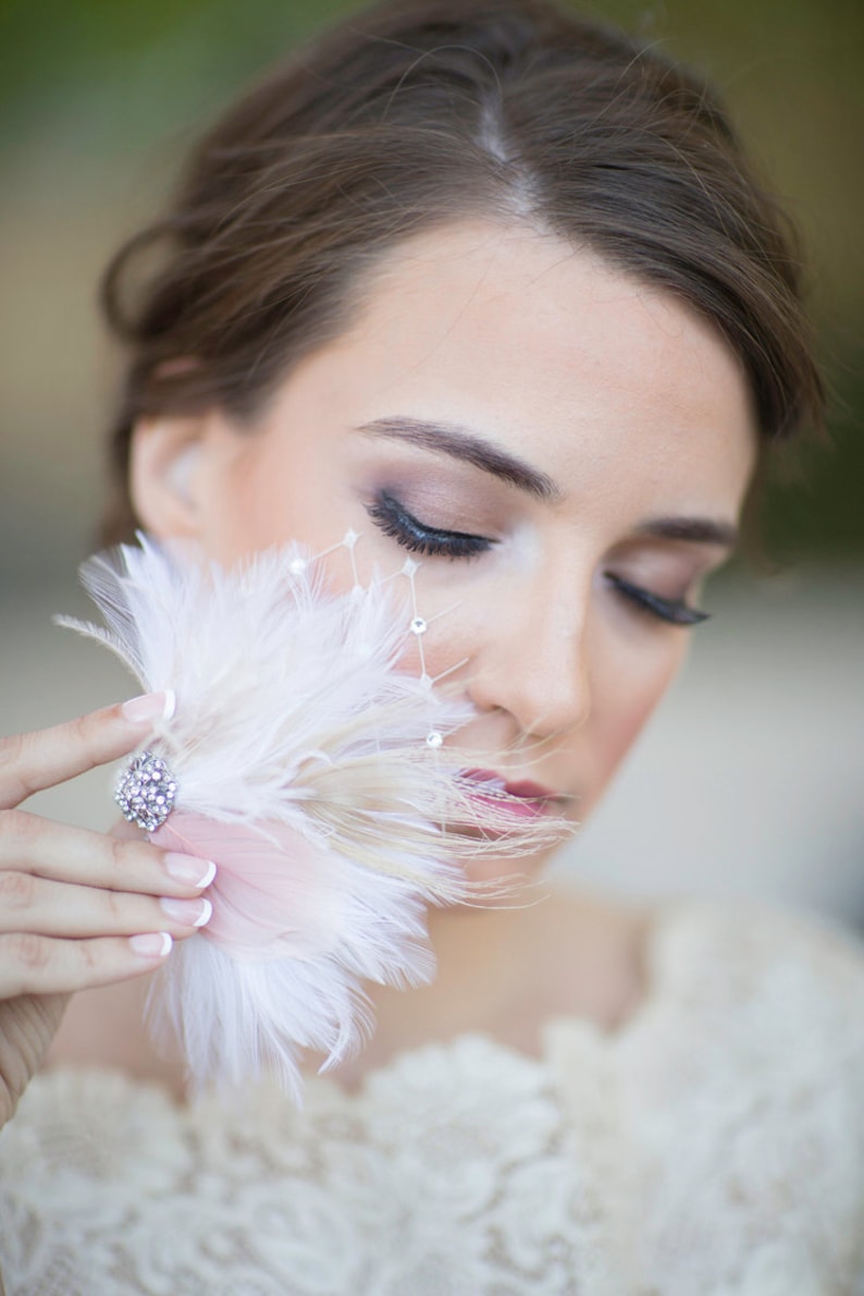 Bridal feather hair clip, blush pink / ivory wedding hair accessories, wedding headpiece, bridal hair feather accessories Style 259 image 3