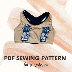 Może przedstawiać: Wzór szycia PDF do topu do pole dance w czarno-brązowej kolorystyce z motywem ananasów. Tekst "PDF SEWING PATTERN for poledance" znajduje się na dole obrazu.