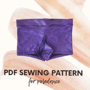 Könnte beinhalten: PDF-Schnittmuster für Pole-Dance-Shorts. Die Shorts sind lila und haben vorne ein gerafftes Design. Das Schnittmuster ist ein digitaler Download.