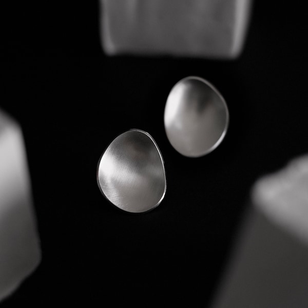 Statement Ohrringe - Skulpturaler Schmuck - Abstraktes Design - Organische Form - Recyceltes Silber - LAGO Ohrringe
