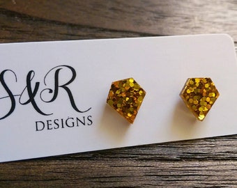 Diamond Cut Gold Resin Stud Oorbellen, Gouden Glitter Oorbellen. Roestvrijstalen stud oorbellen.