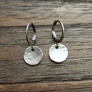 Hammered Circle Disc Leverback Earrings, 10mm Coin Disc, Stainless Steel Dangle Leverback or Hook Earrings. Can be Personalised