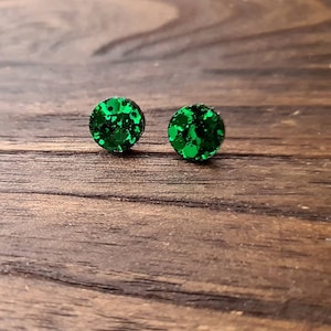 Emerald Green Circle Dot Resin Stud Earrings, Emerald Glitter Earrings. Stainless Steel Minimalist Stud Earrings. 15mm, 12mm, 10mm or 8mm