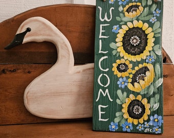 Rustic Wood Sunflower Welcome Sign, Farmhouse Decor Welcome Sign, Sunflower Art, Door Hanger Art, Door Decor, Housewarming Gift, Sally Crisp