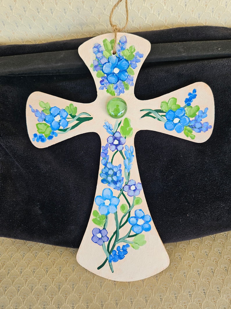 Croix florale en bois pour mur, Croix peinte décorative, Décoration spirituelle, Cadeau de baptême, Décoration de croix, Cadeau de première communion, Sally Crisp image 9