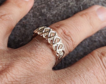 Spiral design statement ring in silver