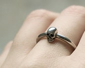 Tiny Sterling Skullring READY TO SHIP Size 6.5 Tiny Memento Mori Ring