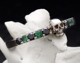 Skull Wedding Ring SALACIA - Ready to ship: Size 6 - White Gold, Natural Black Diamonds and Green Tsavorites