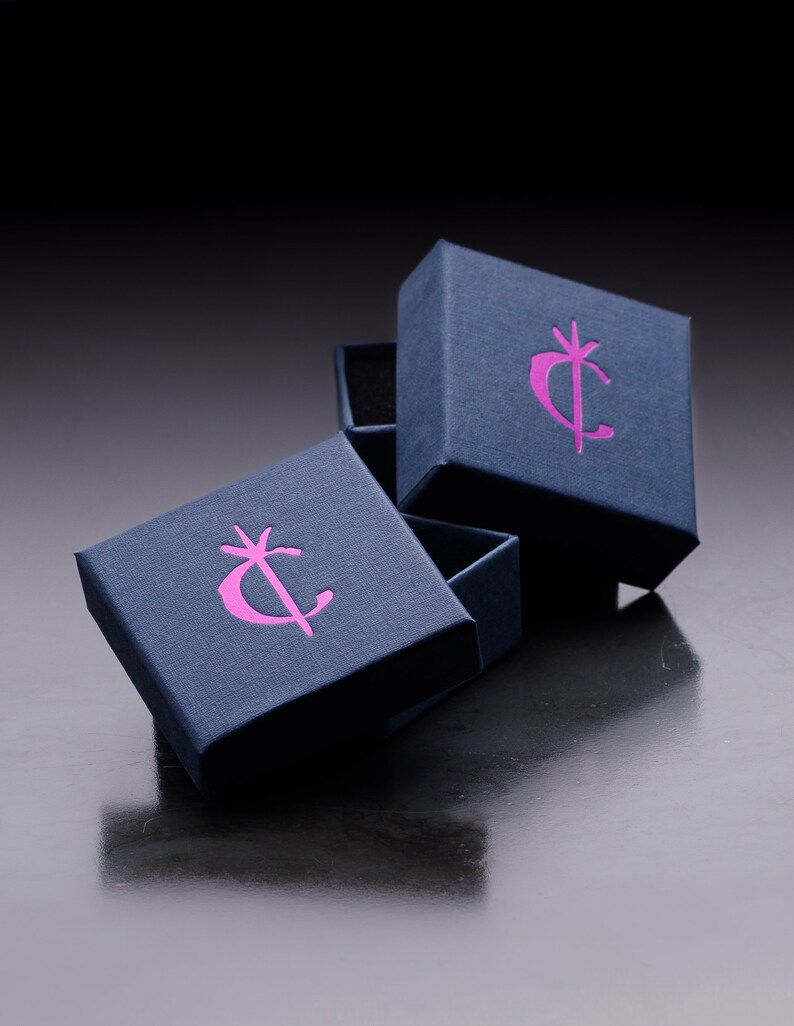 Elegant Goth-ring WANDA med giftgrön ädelsten bild 6