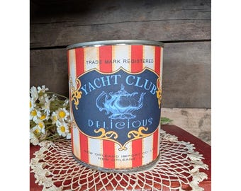 Yacht Club Delicious TEA, lata oxidada de inspiración vintage - Pinta - Raya roja