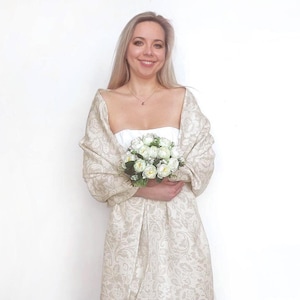 Scialle da sposa in lino, Coprispalle da sposa, Coprispalle da sposa, Scialle estivo in lino, Scialle in tessuto di lino, Sciarpa da spalla, Scialle da sposa in lino color sabbia.