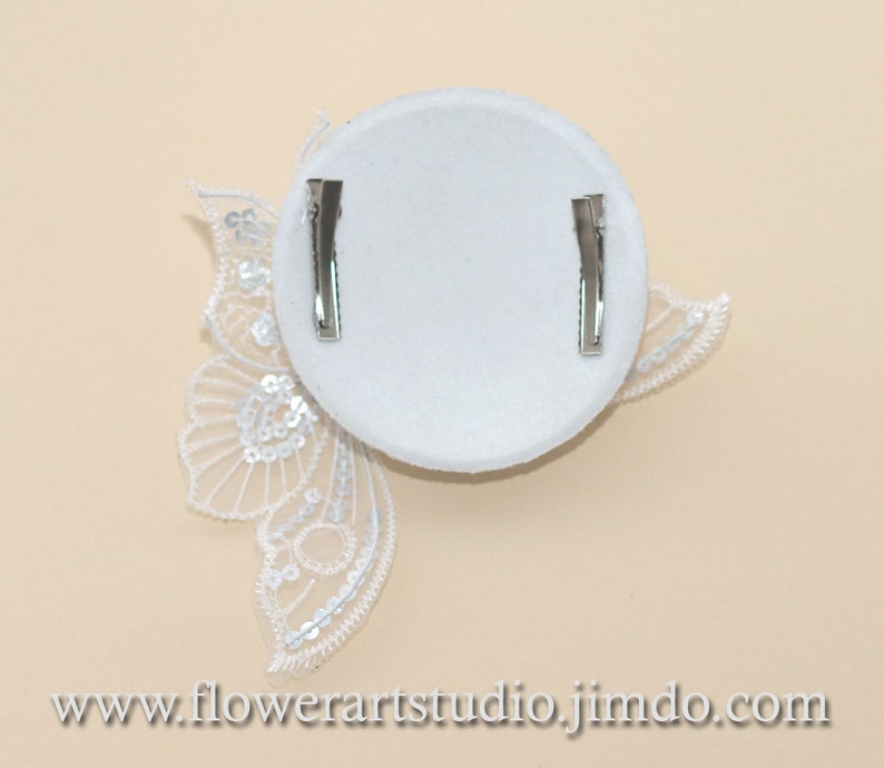 Retro wedding White Small Hat Bridal Headpiece White Butterfly headpiece Bridal top hat Classic White Wedding. Wedding Fascinator