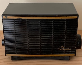 Sylvania Radio, Bakelite Tube Radio Sylvania NU-1104 (1958) Brown Gold Colors, AM Radio, Vintage Vacuum Tube Radio,