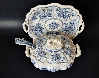 Tureen with Ladle and Under-plate, Antique White and Blue Sauce Tureen, “Brunswick Star” Porcelain Small Serving Bowl, Vintage English China