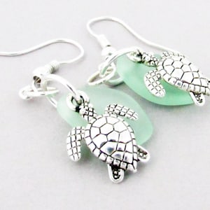boucles doreilles theme de la mer et des vacances bonnet marin a pompom bachi tortue