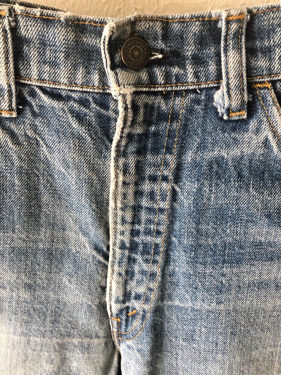 Vintage Levi’s Jean shorts - image 4