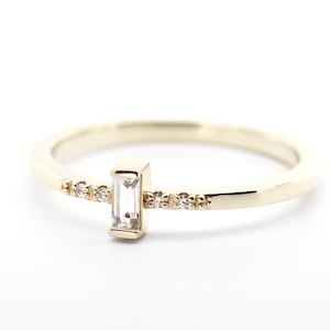 Baguette Ring, Dainty Baguette Ring, Simple ring Baguette, Staking Ring, Engagement Ring, Dainty Ring, Cluster Ring Baguette, Diamond Ring