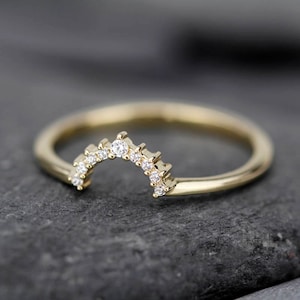 18K Gold Curved Diamond Wedding Band: Minimalist Bridal Ring