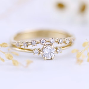 18K Gold Cluster Engagement Ring & Wedding Band Set | Natural Diamond Bridal Ring Set | Gold Wedding Rings