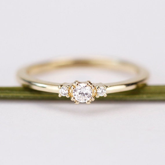 Three Stone Engagement Rings Round Simple and Delicate Diamond Engagement  Ring -  Hong Kong
