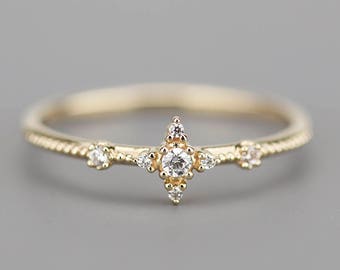 Diamond cluster engagement ring | Delicate engagement ring