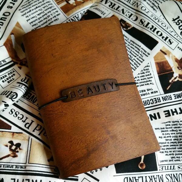 Traveler's notebook, field notes size, old world edition