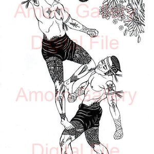 Könnte beinhalten: Schwarz-Weiß-Illustration von zwei thailändischen Boxern in Aktion. Ein Boxer tritt den anderen, der am Boden liegt. Beide sind oberkörperfrei und tragen Shorts mit aufwendigen Tätowierungen. Der Text "THAI BOXING" befindet sich unten.
