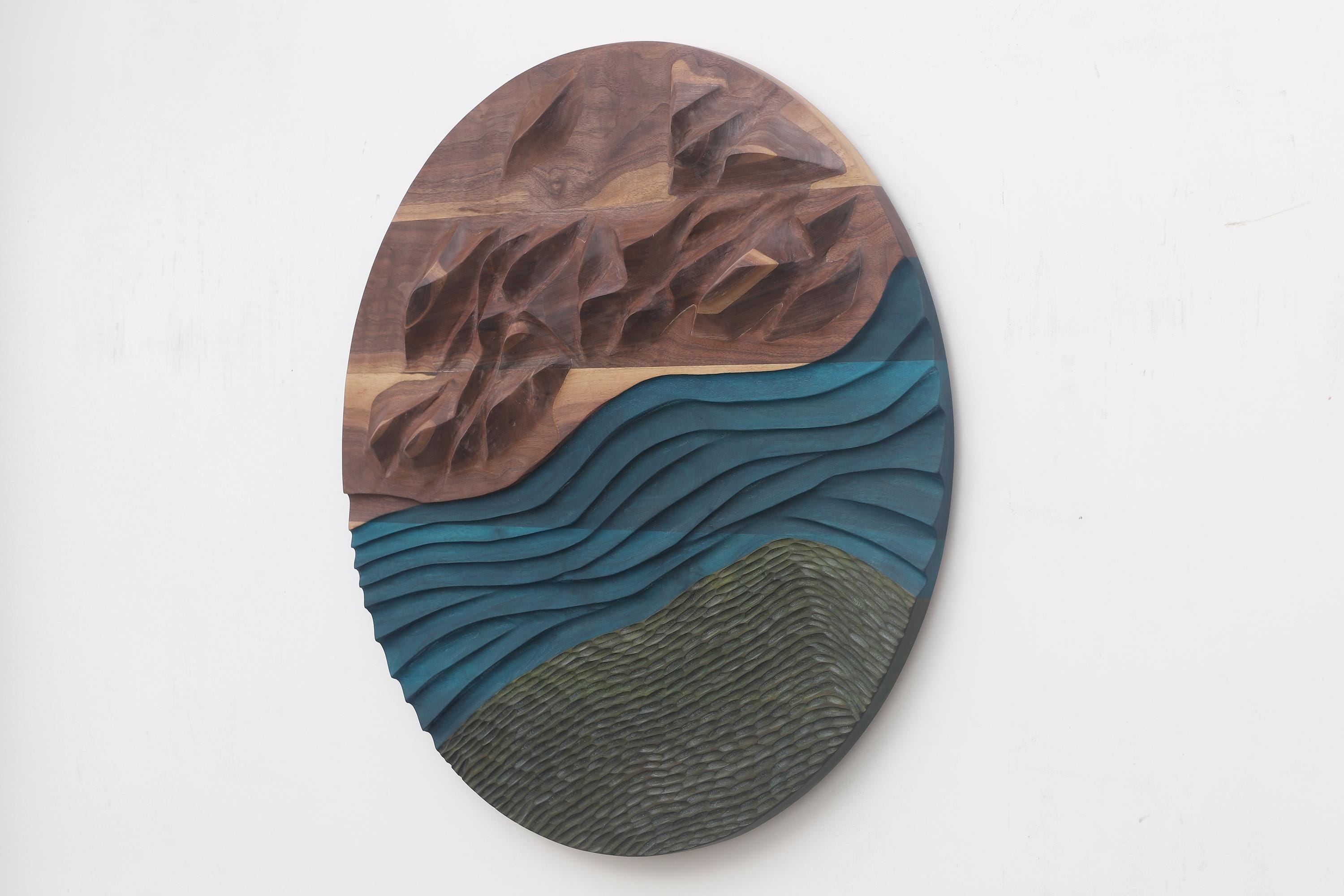 Mountainscape Rounded River Through the Highlands: Round Mountainscape Wall Art (32