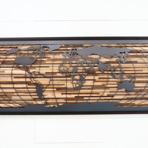 Oeuvres de carte de métal et de monde de bois, grand art de mur, sculpture de mur de bois, carte de monde en métal