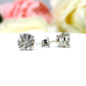 Round Moissanite Stud Earrings – 14k Gold, 5mm-8mm