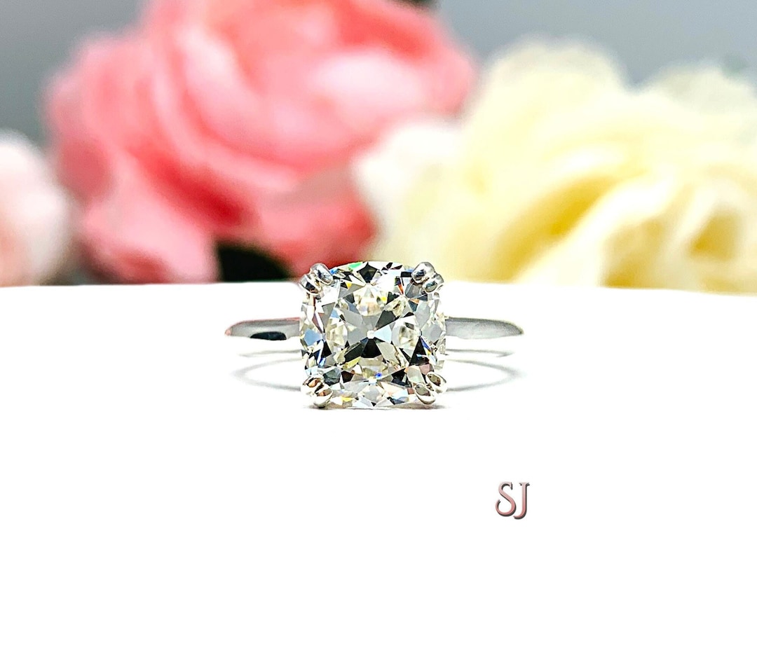 How To Select A Round Diamond Engagement Ring