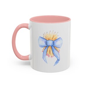 Buquê de presente de comédia romântica dos anos 90 com caneca de lápis apontados, você recebeu uma carta, arte em aquarela, Nova York no outono, citação de materiais escolares, lavável na máquina de lavar louça