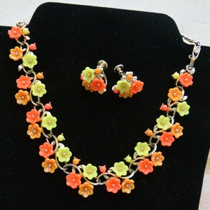 SALE! Lisner Necklace/Earrings Set- Signed, Thermoset Flowers, Orange/Yellow, Clip, Great Gift - Vintage -  Very Rare, Fabulous!