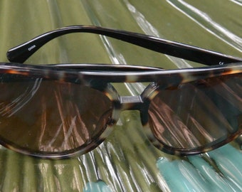 SALE Coach Sunglasses dolce Gabbana Case tortoise Hallmarked S 2046 Beautiful Shape Great Gift Vintage rare Fabulous Etsy Canada
