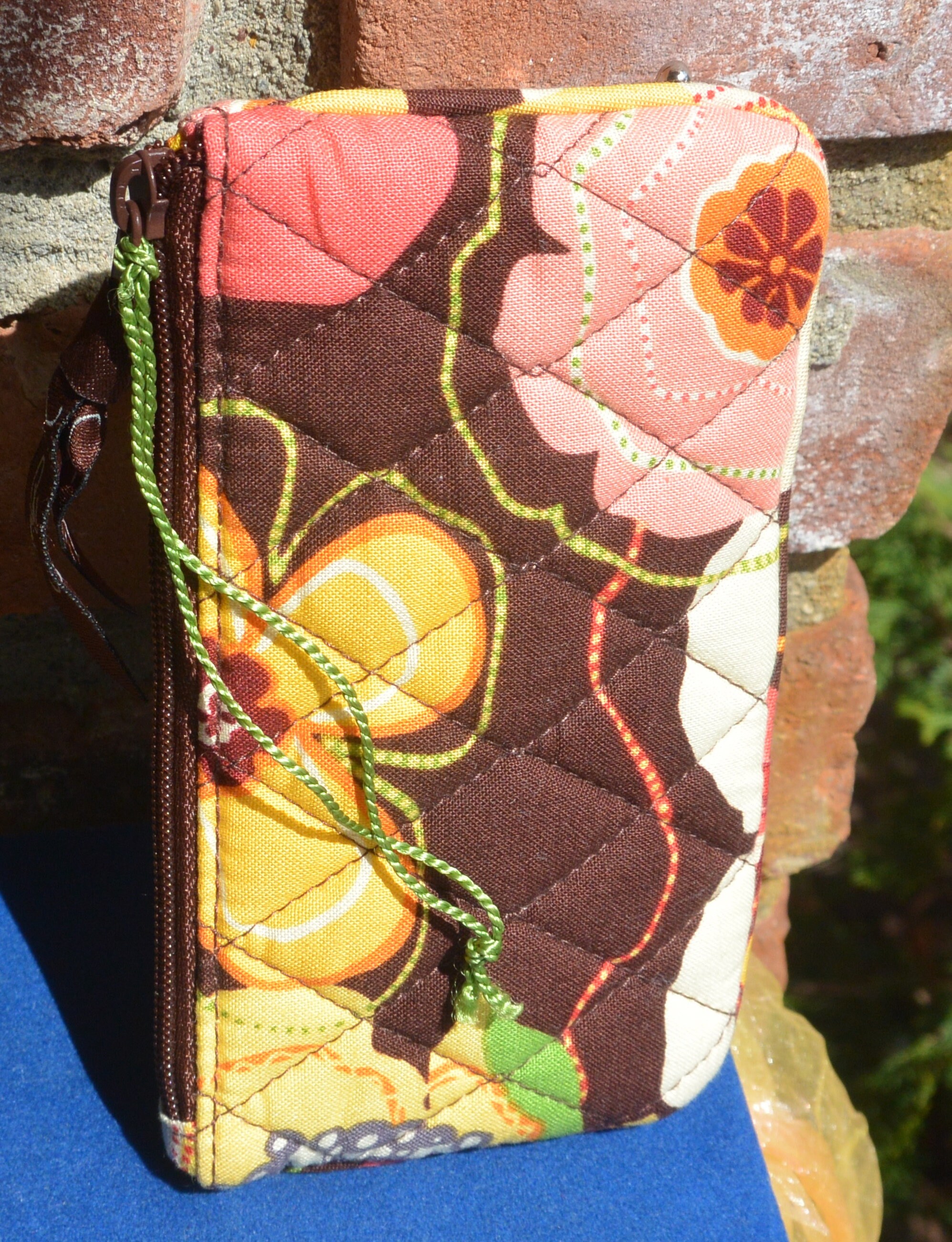 vera bradley wristlet with phone holder