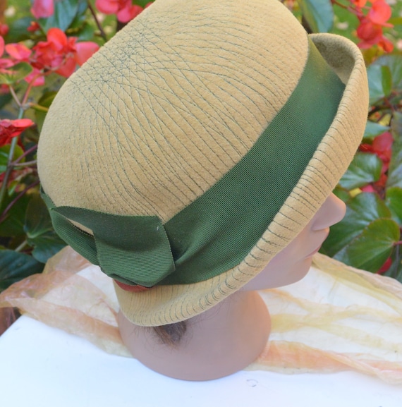 Elsa Schiaparelli Hat - Felt Cloche, Schiaparelli