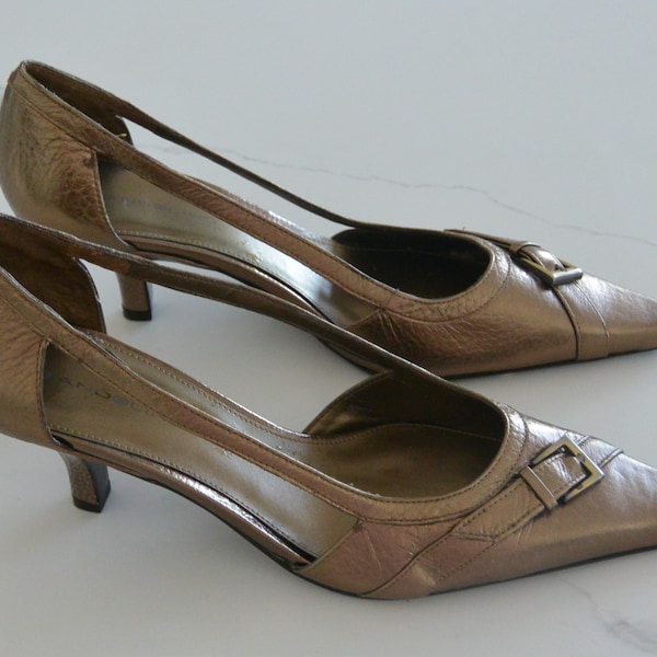 SALE! Bandolino Woman's Shoes - UNUSED- Elegant Gold Color, Low Heels, US Size 9M, Orig Tags, Stylish, Great Gift- Vintage - Rare, Fabulous!