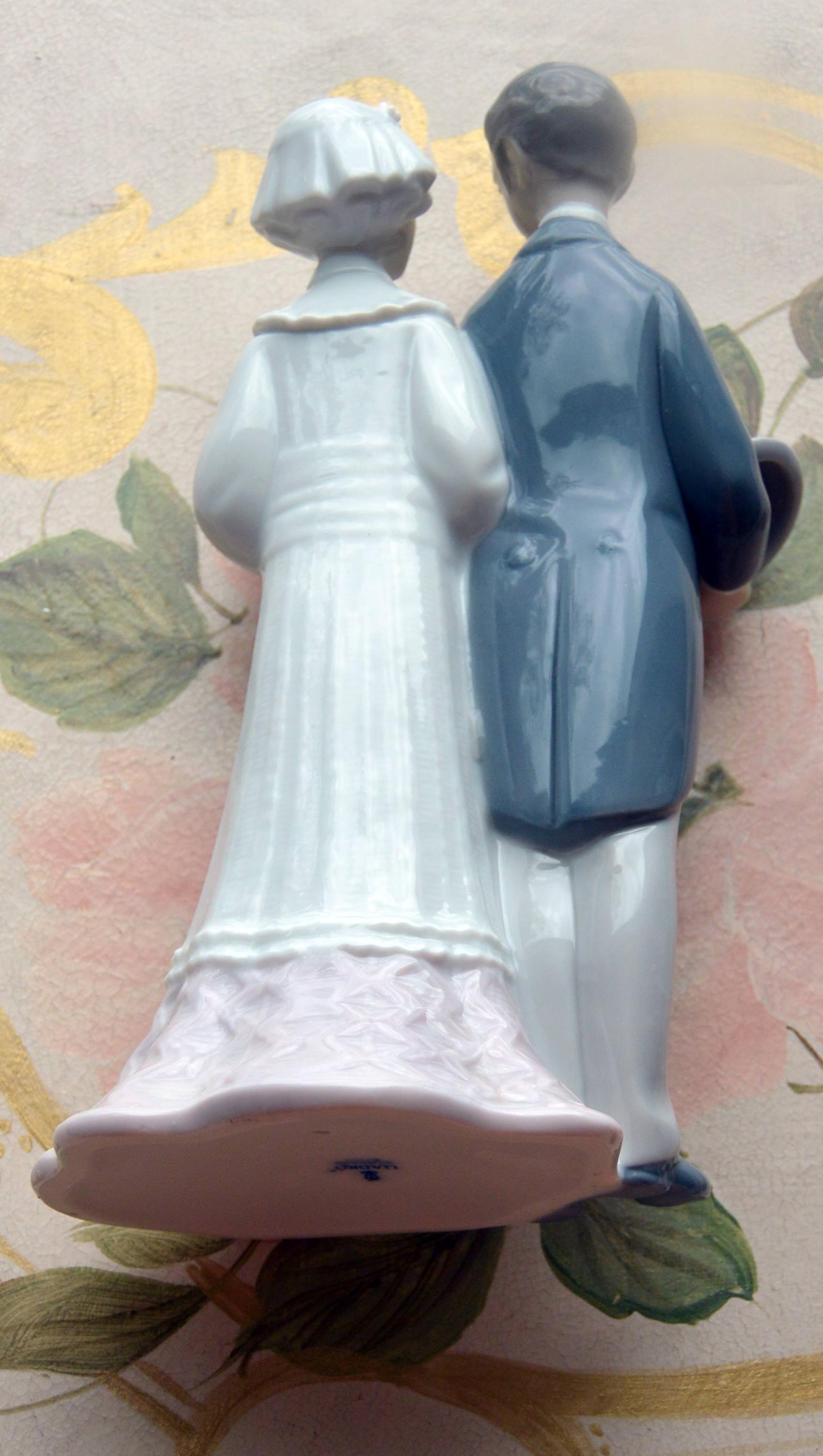 Lladro Bride and Groom Figurine: Handmade Porcelain Wedding