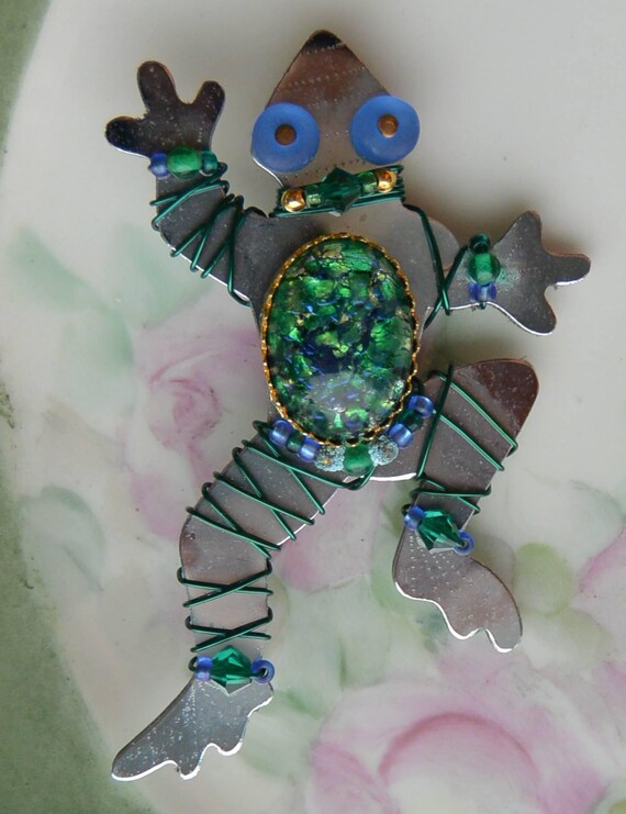 Liztech Brooch - UNUSED - Signed,  3D Jeweled Frog, Hand Crafted  US,, Retro Glass, Vintage, Retired, SALE! View 6