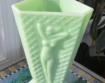 Jadeite Art Deco Vase-  UNUSED - 3D  Green Jadeite,  Elegant Shape, Large, USA  Vintage, SALE!