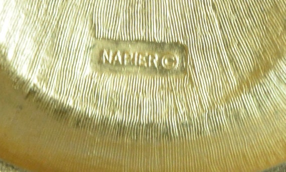 SALE! Elegant Napier Necklace - Signed, Creamy Pe… - image 5